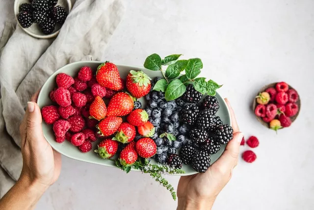 high fiber snacks, fruit